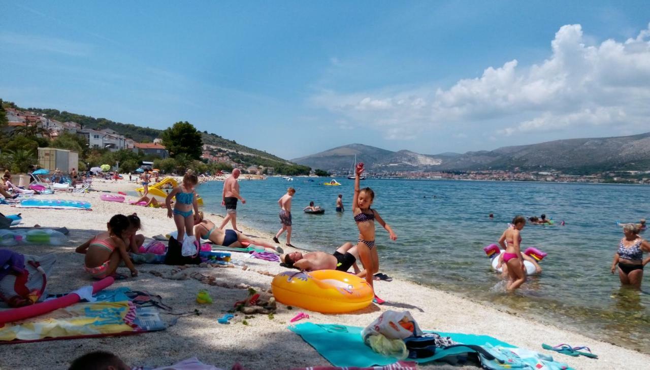 Apartments Dora Trogir Buitenkant foto