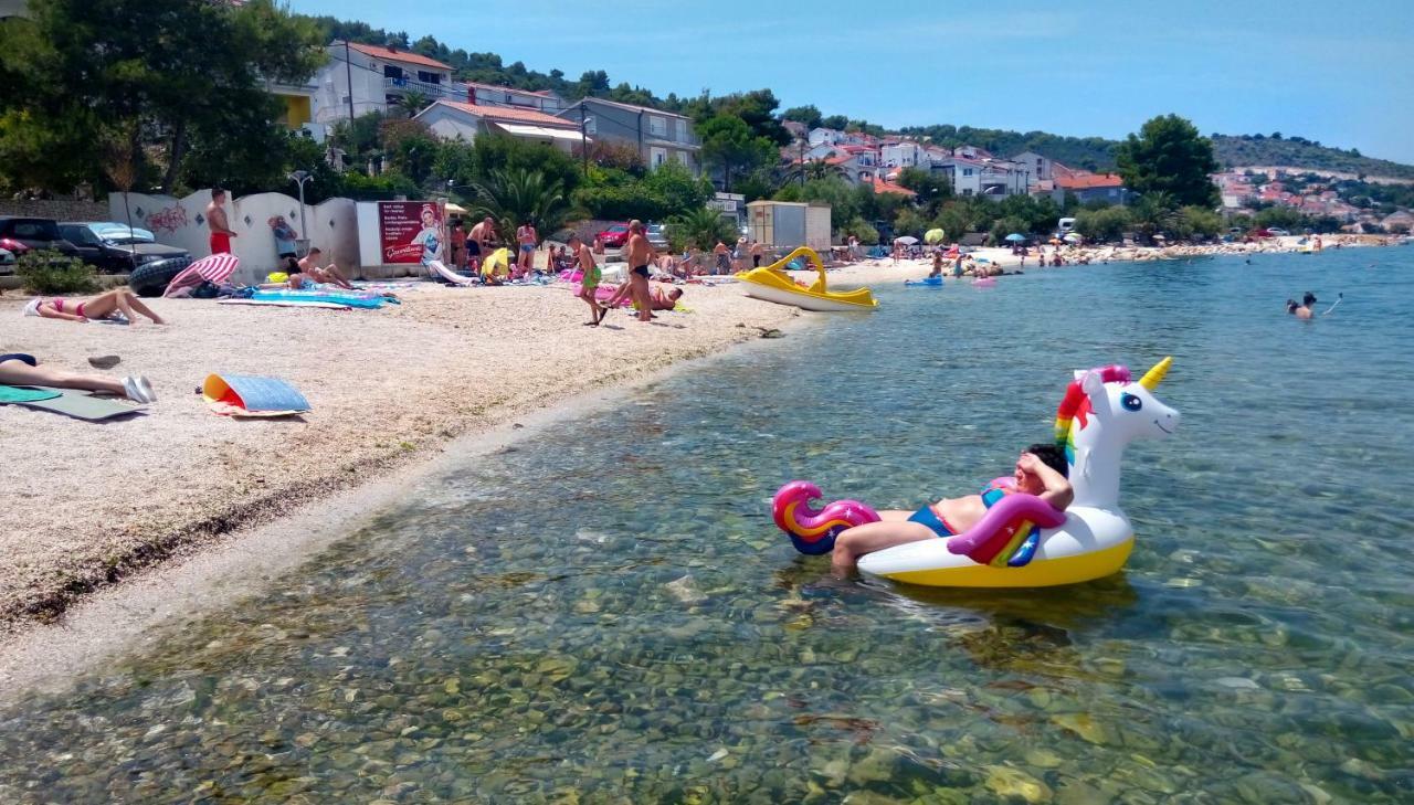 Apartments Dora Trogir Buitenkant foto